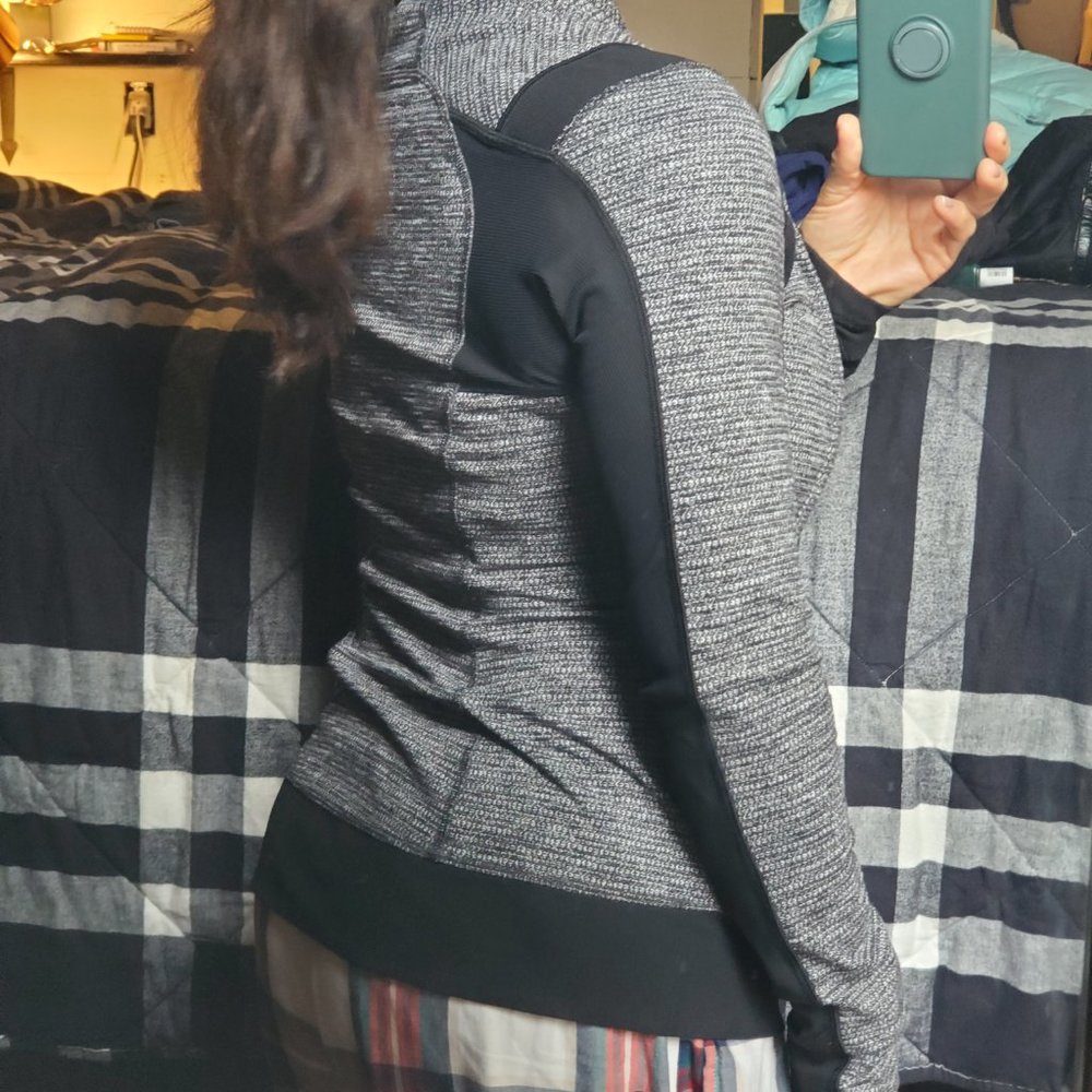 Lululemon wrap jacket - Picture 6 of 8